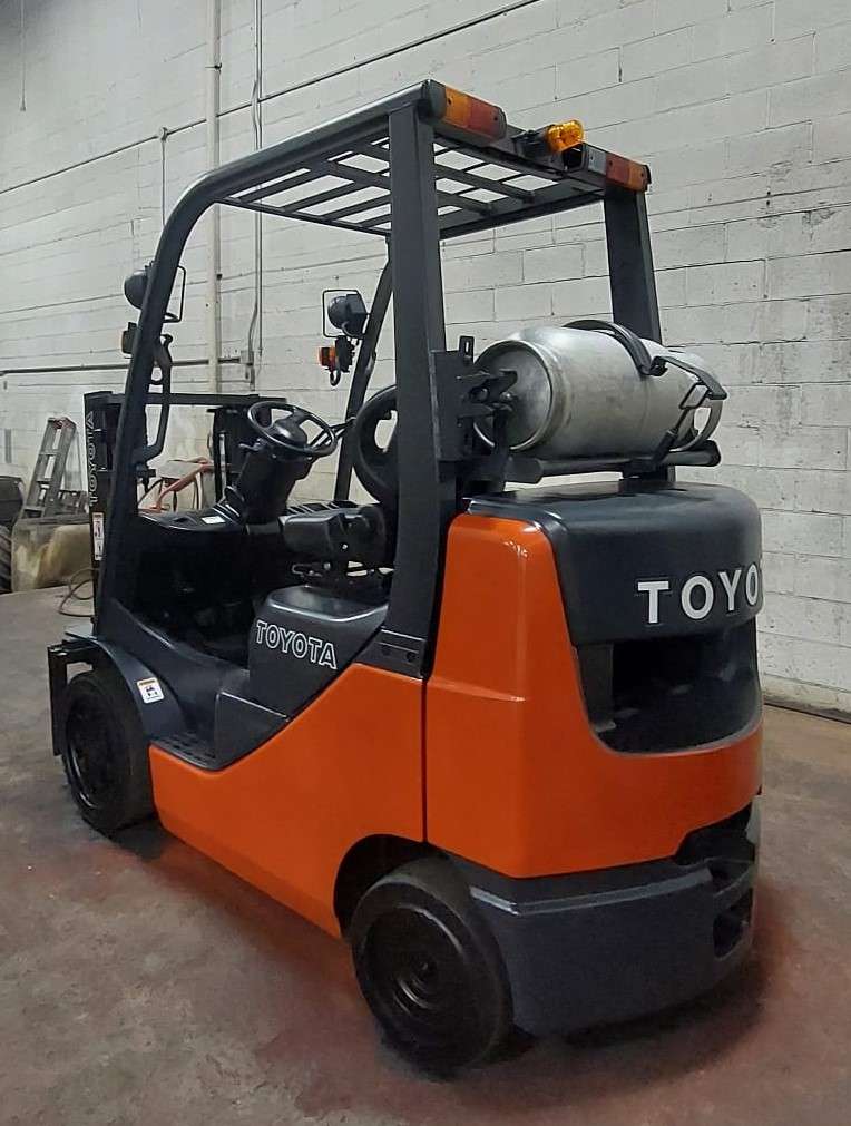 TOYOTA 5000Lbs. PROPANE POWER (SKU:TLT-1-24-122878)